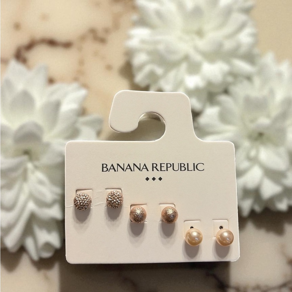 Banana Republic Earrings Set
